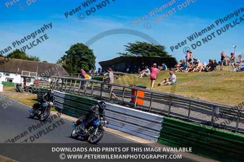 Vintage motorcycle club;eventdigitalimages;mallory park;mallory park trackday photographs;no limits trackdays;peter wileman photography;trackday digital images;trackday photos;vmcc festival 1000 bikes photographs